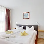 Apartmenthaus Binzer Sterne